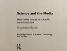 معرفی کتاب: علم و رسانه؛ مسیرهای جایگزین در ارتباطات علم